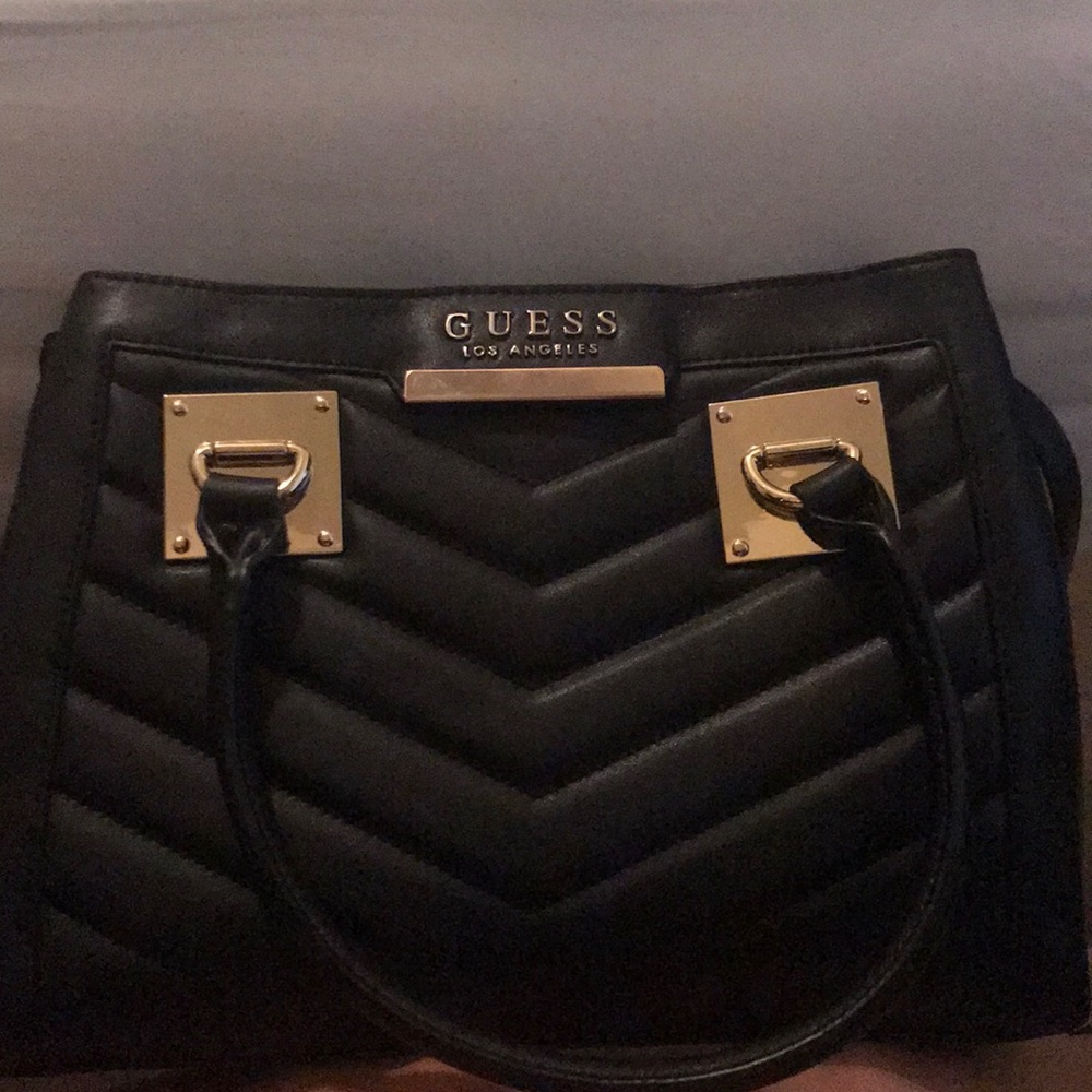 BRAND NEW Guess purse
